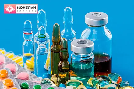 Разнообразные лекарства в таблетках и ампулах